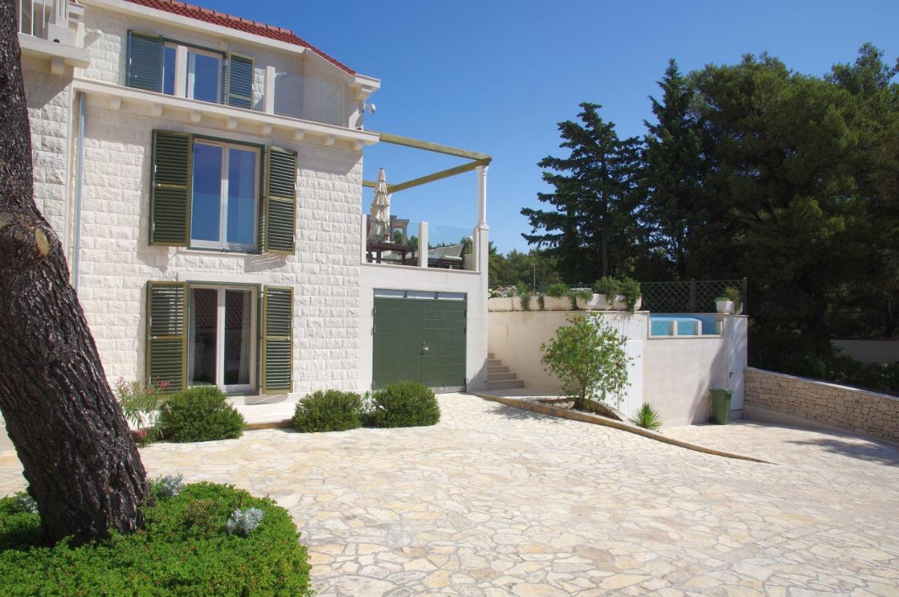Holiday Home Nevista Sumartin Exterior foto